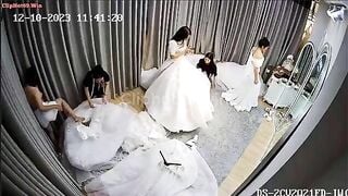 Hack cảm phòng thử váy cưới