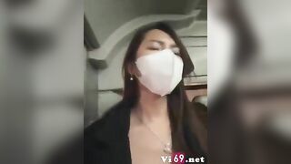 Theo chân em gái thích public cởi áo thủ dâm trên xe buýt Hà Nội